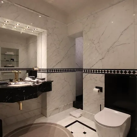 Villa Masane - Hideaway With A Private Park Toscolano Maderno